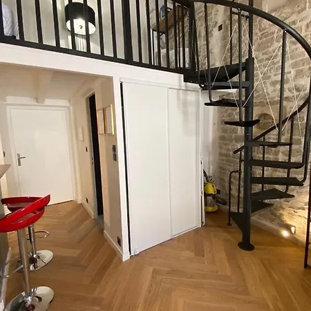 Le Calypso Jolie T2 Centre De Nimes